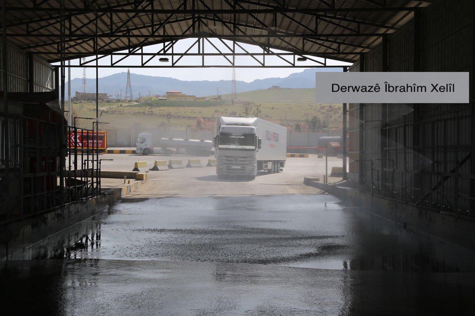 دیمەنێ دەرباز بونا ترۆمبێلێن بارھەلگر